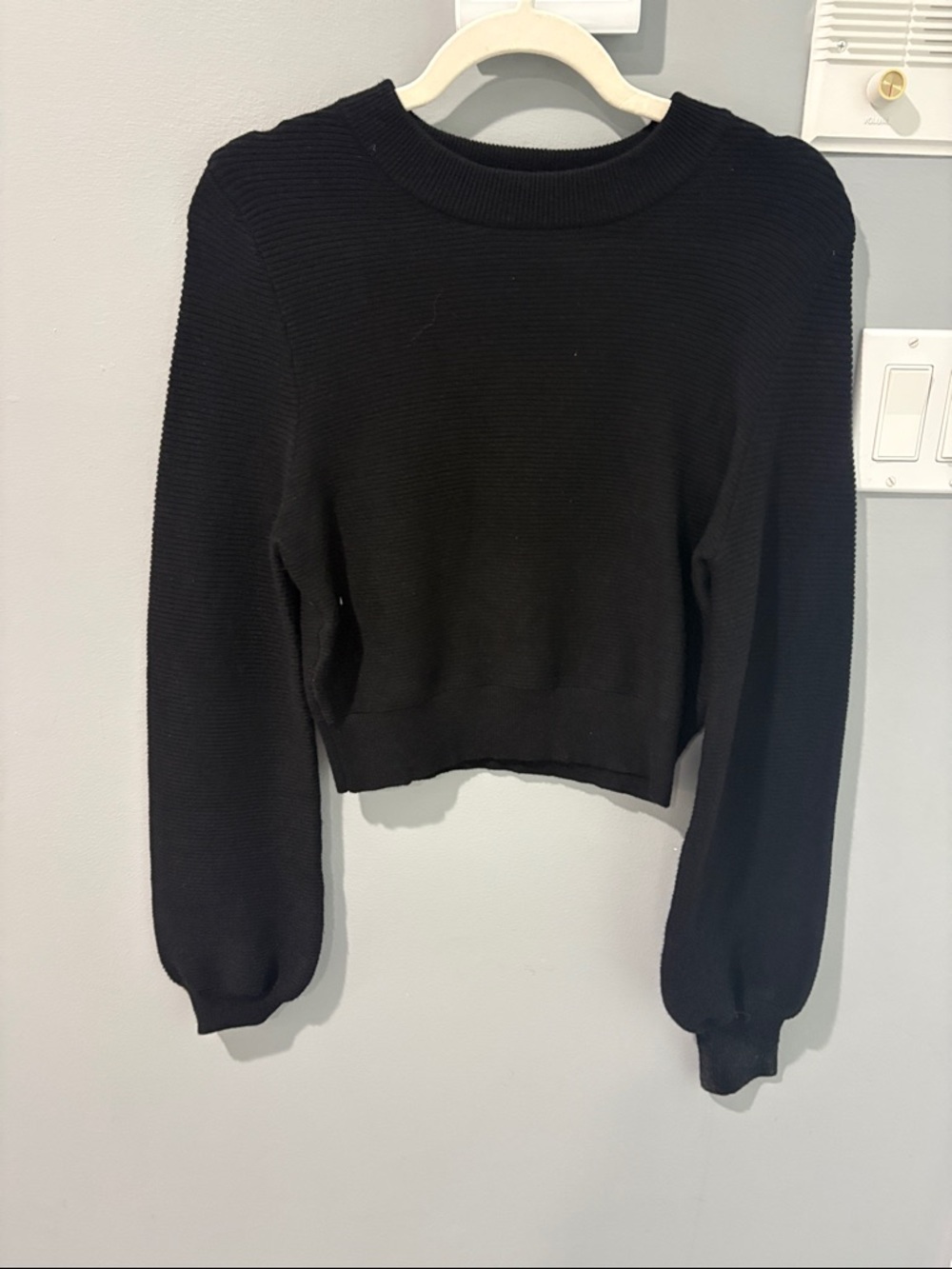 Women’s Black Cropped Rib-Knit Sweater